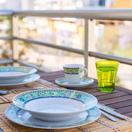 Two Bedroom Spacious Sleeps 6 Διαμέρισμα *