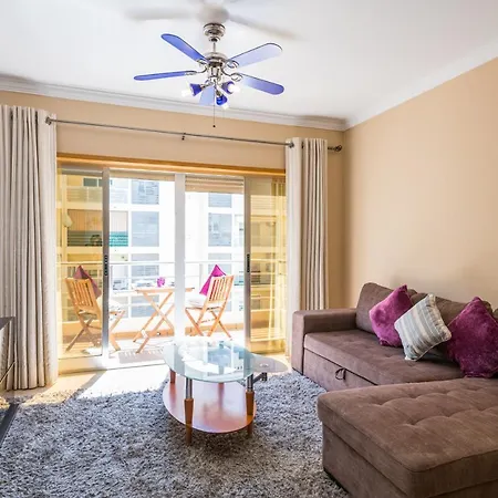 דירה Two Bedroom Spacious Sleeps 6 *