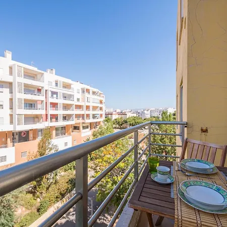 דירה Two Bedroom Spacious Sleeps 6 *