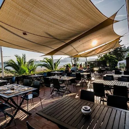 Two Bedroom Spacious Sleeps 6 * Портіман